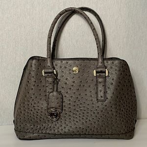 London fog, shoulder/ hand bag